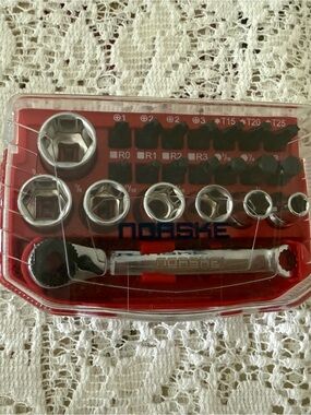 Norske 23 Piece Chrome Ratchet and Socket Bit Set